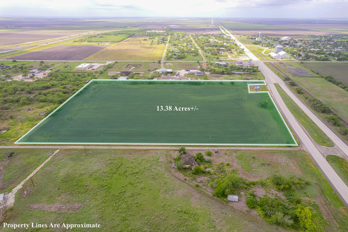 13 Acres, US Highway 77, Driscoll, TX à vendre Photo du bâtiment- Image 1 de 7