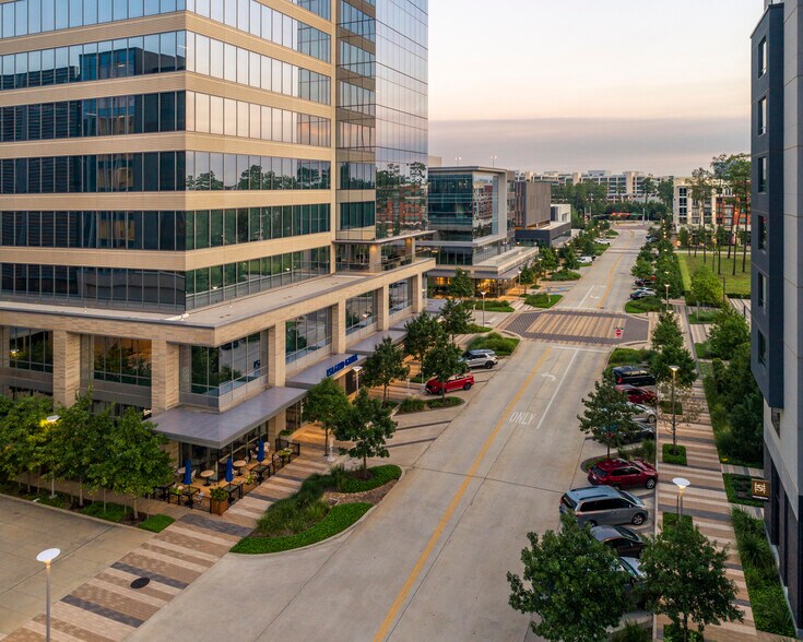 1700 City Plaza Dr, Spring, TX à louer - Photo du bâtiment - Image 2 de 3