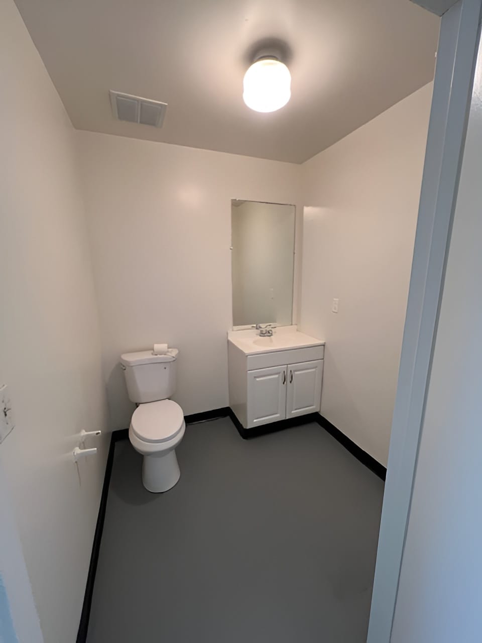 68733 Perez Rd, Cathedral City, CA for lease Interior Photo- Image 1 of 6