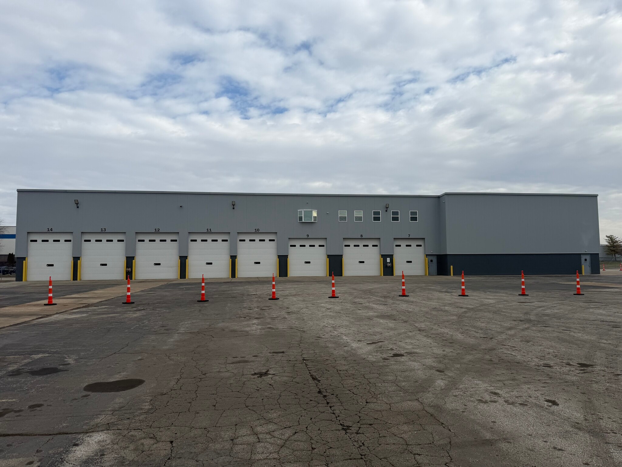 3700 Rider Trail S, Earth City, MO for lease Building Photo- Image 1 of 9