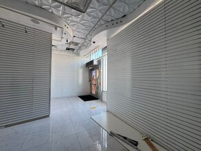 1437 Collins Ave, Miami Beach, FL for lease Interior Photo- Image 2 of 6