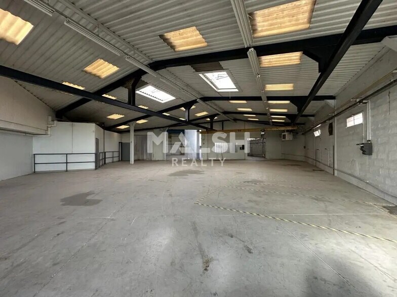 Local d'activités dans Jassans-Riottier à vendre - Photo du bâtiment - Image 3 de 13