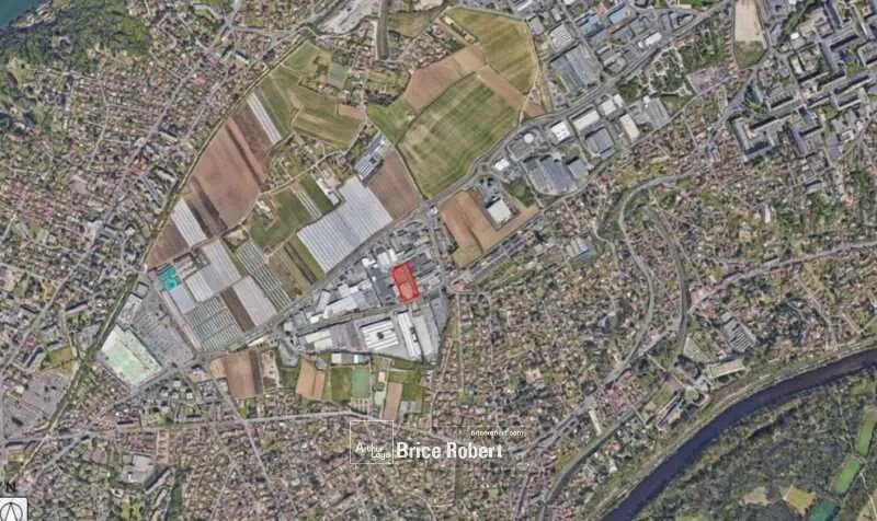 Bureau dans Caluire-et-Cuire à louer - Photo du bâtiment - Image 2 de 4