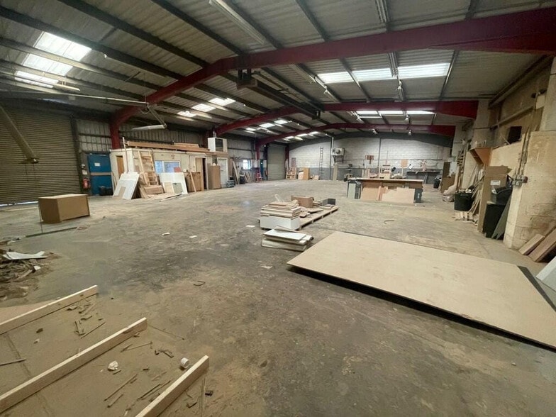 Watch House Ln, Doncaster for lease - Interior Photo - Image 3 of 16