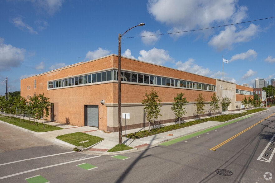 2410 Polk St, Houston, TX à louer - Photo du bâtiment - Image 3 de 57