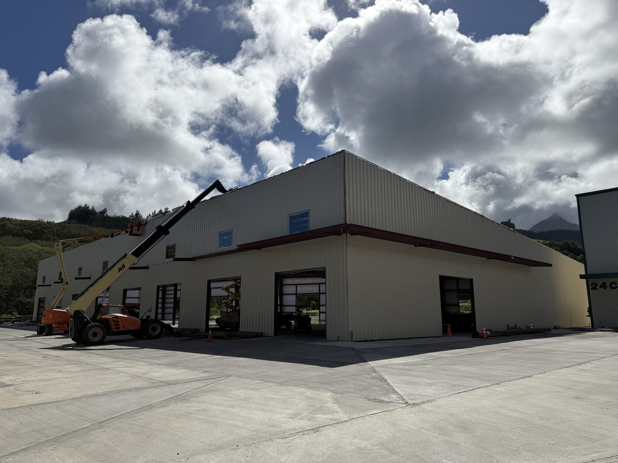 201 Kapaa Quarry Rd, Kailua, HI for lease Interior Photo- Image 1 of 2