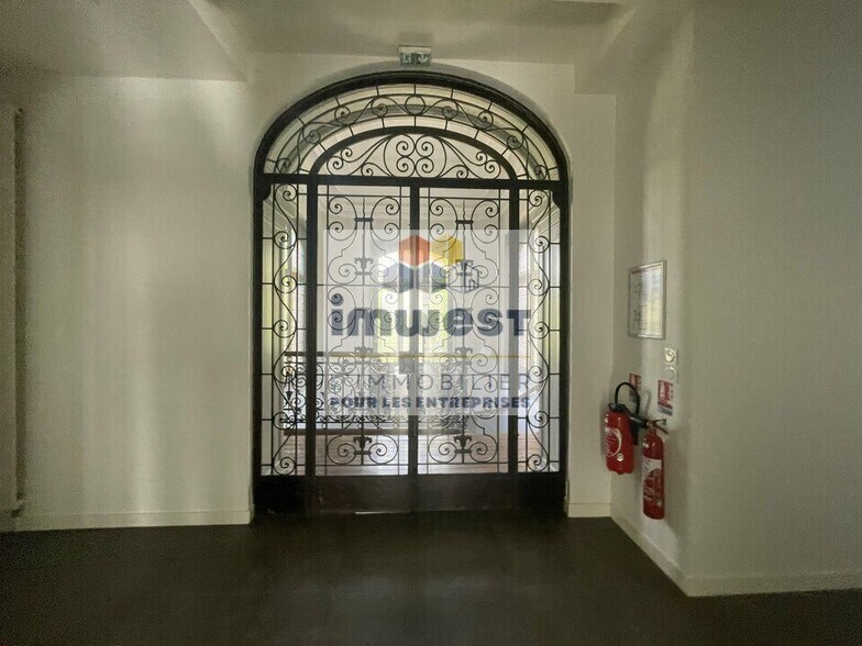 Office in Rennes for lease - Building Photo - Image 2 of 9