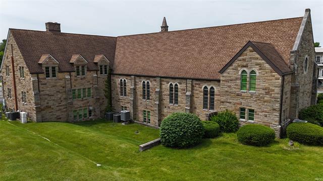 832 E Center St, Warsaw, IN à vendre - Photo du bâtiment - Image 3 de 27