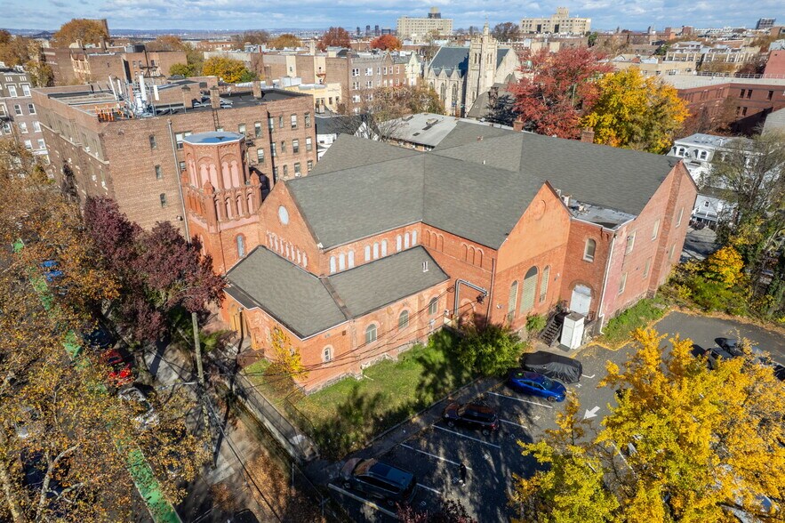 36 Emory St, Jersey City, NJ à vendre - Photo du bâtiment - Image 3 de 9