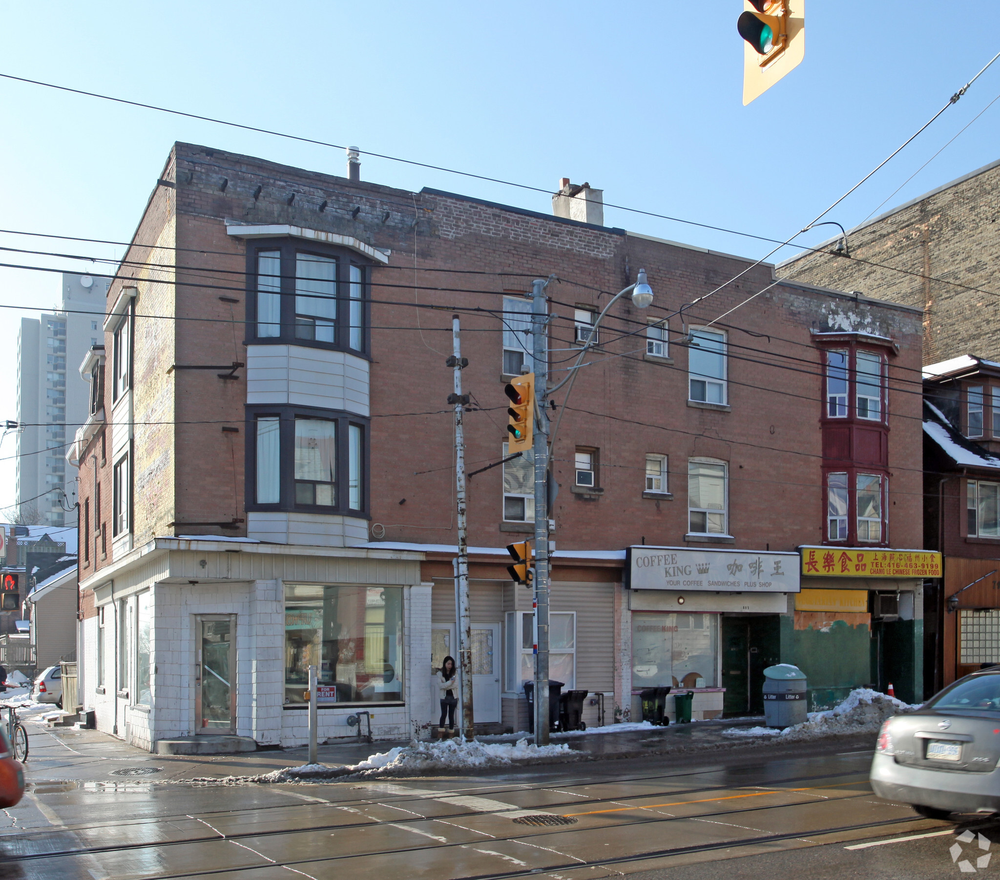 801-807 Gerrard St, Toronto, ON à vendre Photo principale- Image 1 de 1