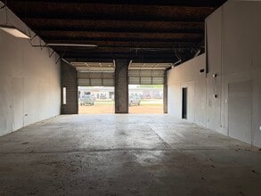 11303-11311 Jones Rd W, Houston, TX for lease Interior Photo- Image 2 of 4