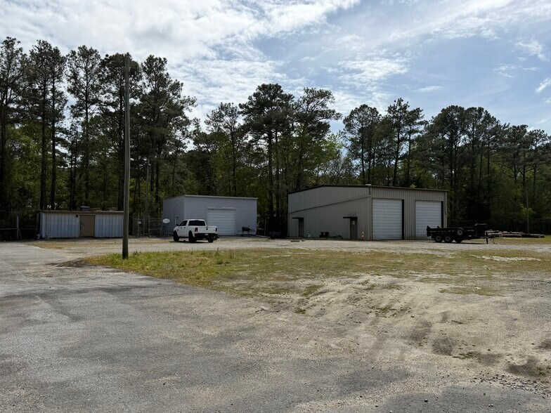 1875 N 20th St, Morehead City, NC à vendre - Photo du bâtiment - Image 2 de 6