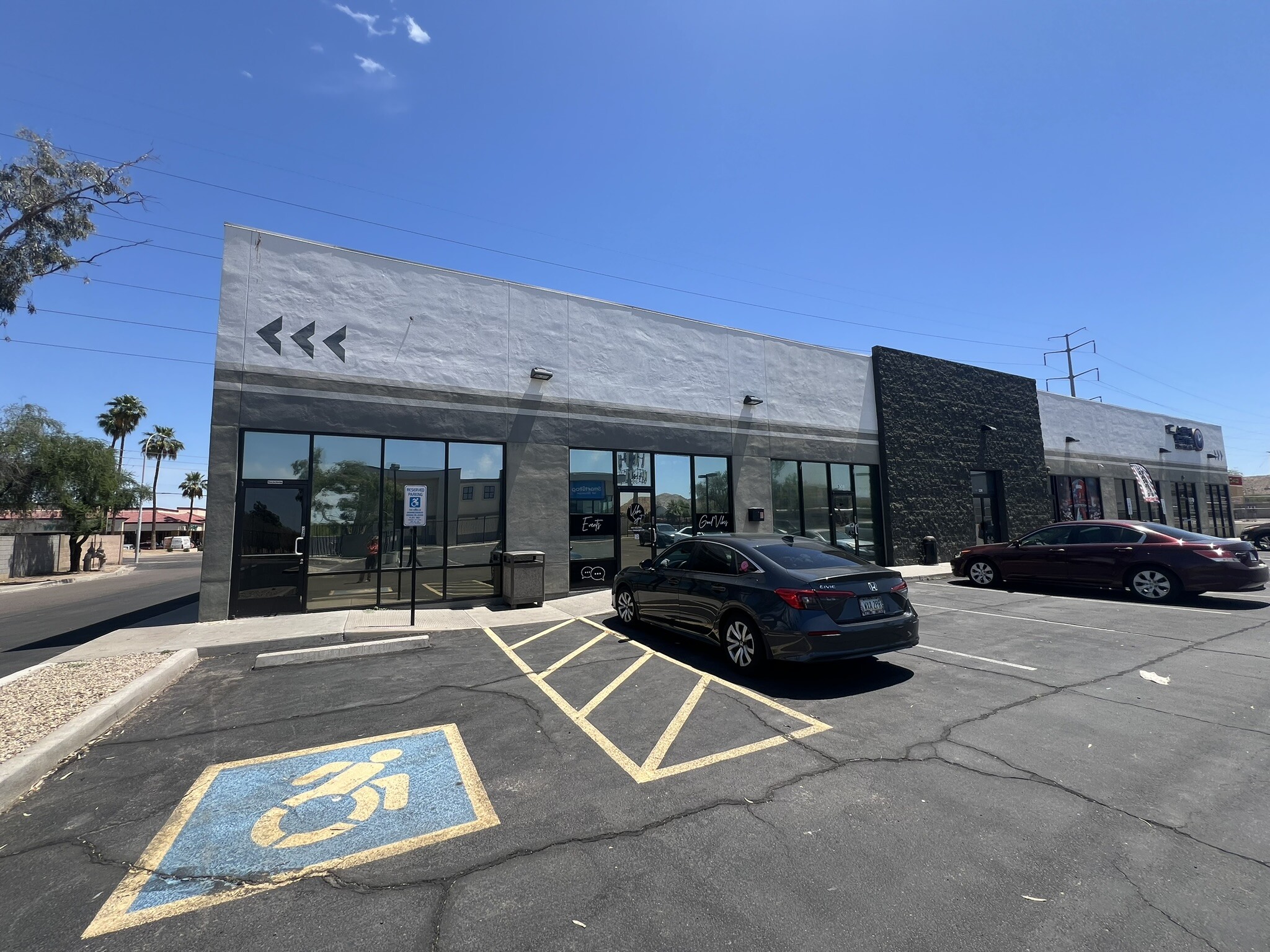 7430 S 48th St, Phoenix, AZ à louer Photo du bâtiment- Image 1 de 5