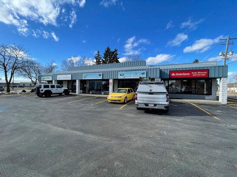 1117 N Badger Ave, Appleton, WI à vendre - Photo du bâtiment - Image 2 de 7