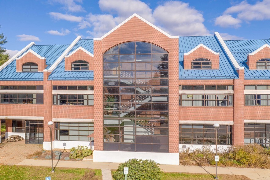 1 Monitor Dr, Concord, NH à louer - Photo du bâtiment - Image 2 de 6