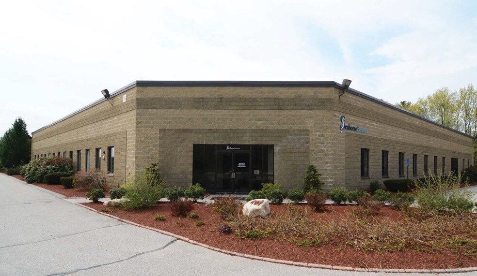 16 Esquire Rd, North Billerica, MA for lease - Building Photo - Image 3 of 36