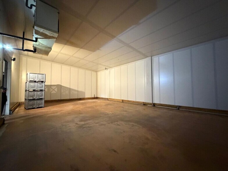 Office in Brignais for lease - Interior Photo - Image 3 of 8