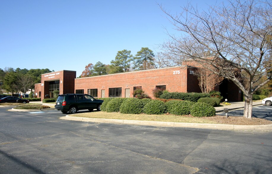 275 Upper Riverdale Rd SW, Riverdale, GA à louer - Photo du bâtiment - Image 3 de 9