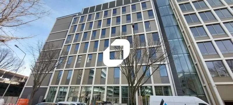 Flex in Saint-Denis for lease - Building Photo - Image 1 of 13