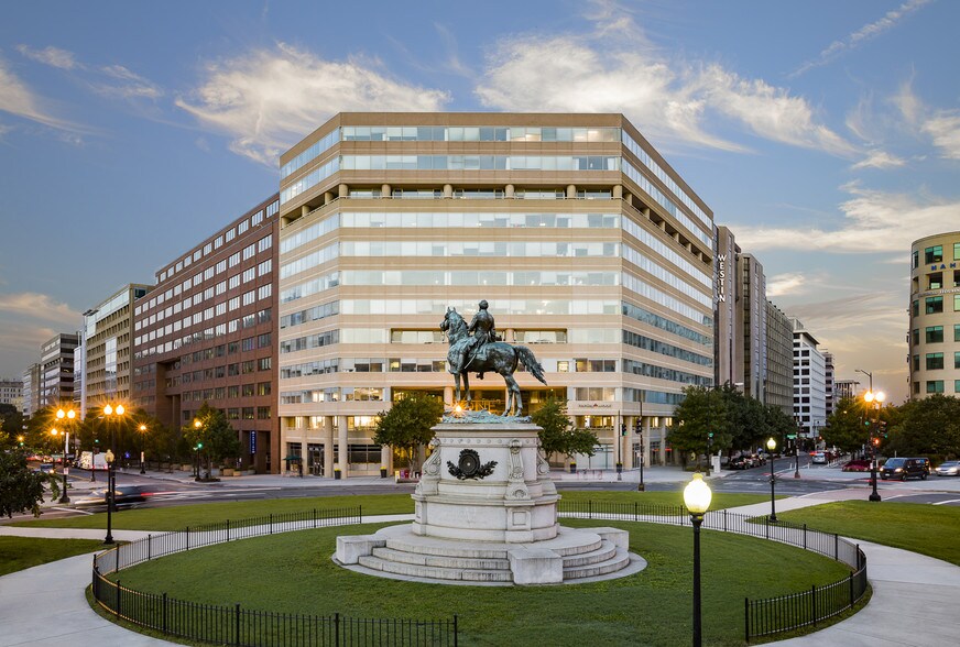 1 Thomas Cir NW, Washington, DC à louer - Photo du bâtiment - Image 1 de 6