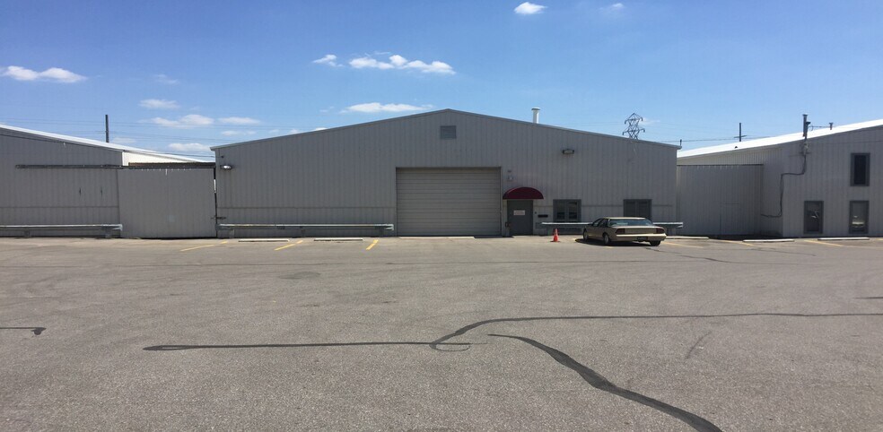 2427 W Main St, Fort Wayne, IN à louer - Photo du bâtiment - Image 2 de 5