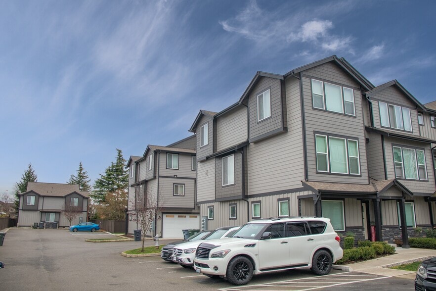 17825 22nd Ave E, Tacoma, WA à vendre - Photo du bâtiment - Image 3 de 11