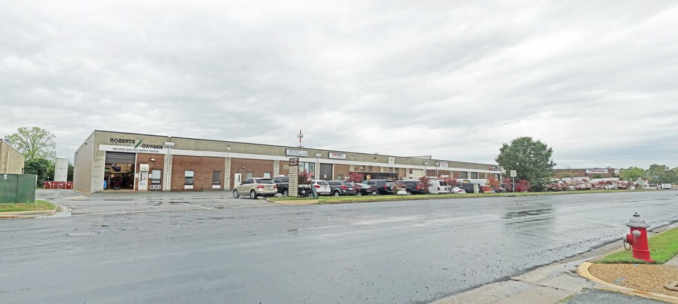 7653-7659 Fullerton Rd, Springfield, VA à louer - Photo du bâtiment - Image 2 de 6