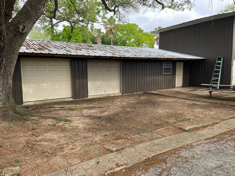11620 Old Main Street Loop Rd, Houston, TX for sale - Building Photo - Image 2 of 6