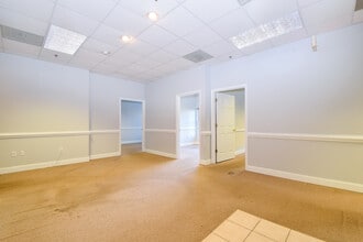 Pheasant Ridge Road, Roanoke, VA for lease Interior Photo- Image 2 of 18