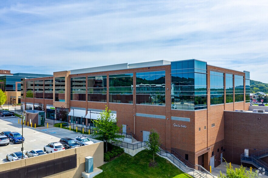 211 Franklin Rd, Brentwood, TN à louer - Photo du bâtiment - Image 3 de 10