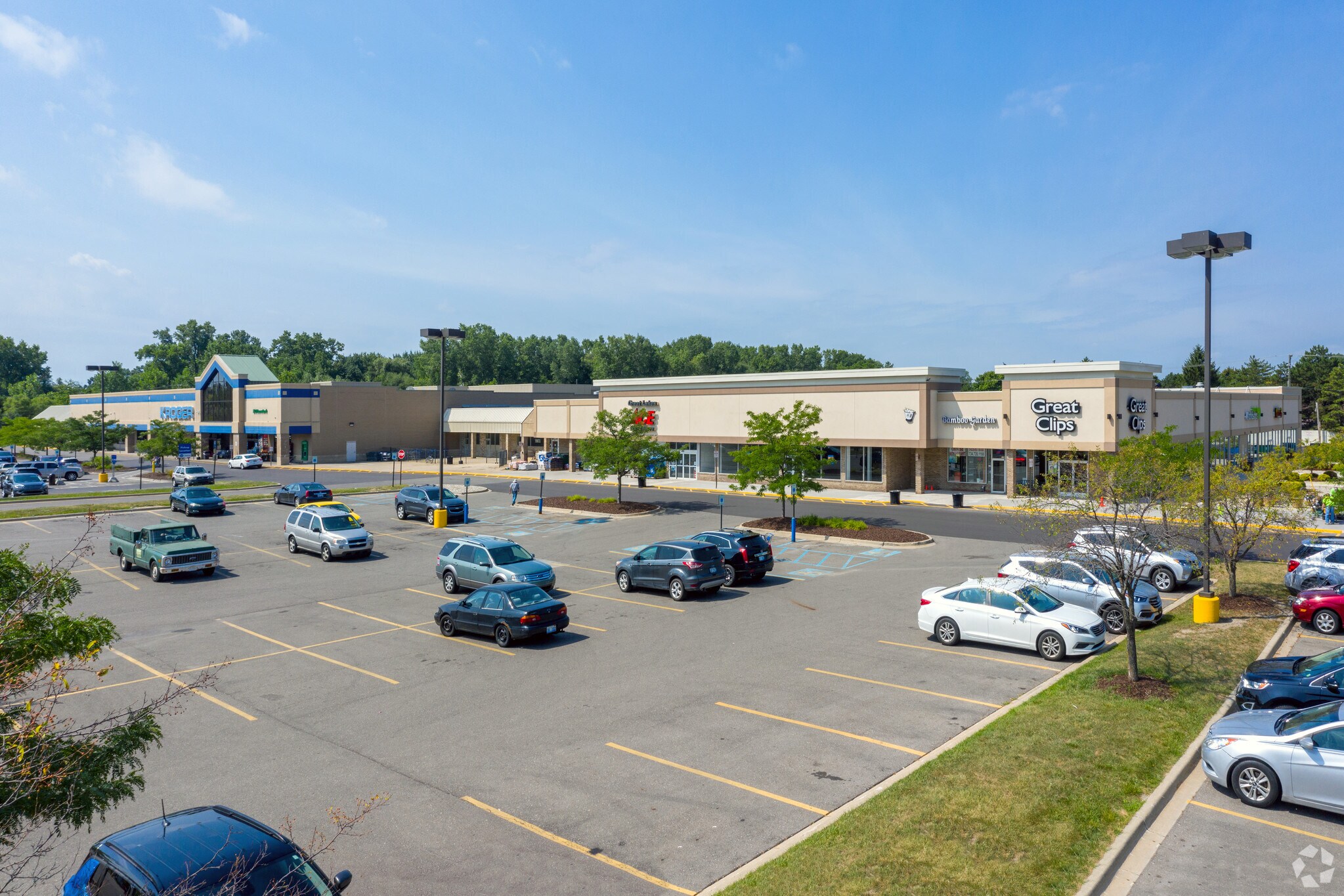 124-210 Merriman Rd, Westland, MI à louer Photo principale- Image 1 de 10