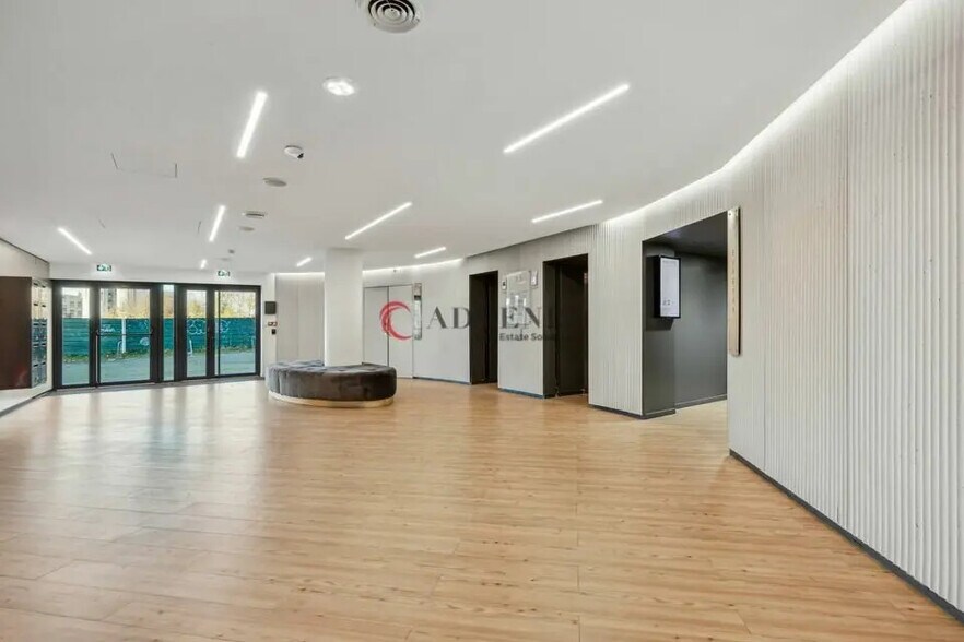 Bureau dans Noisy-le-Grand à louer - Photo du bâtiment - Image 2 de 10