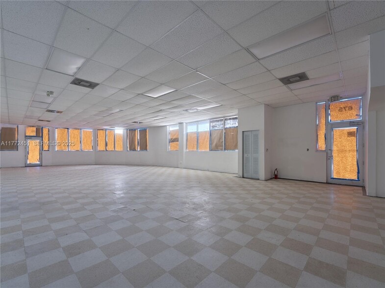 6211 NW 7th Ave, Miami, FL for lease - Building Photo - Image 3 of 10
