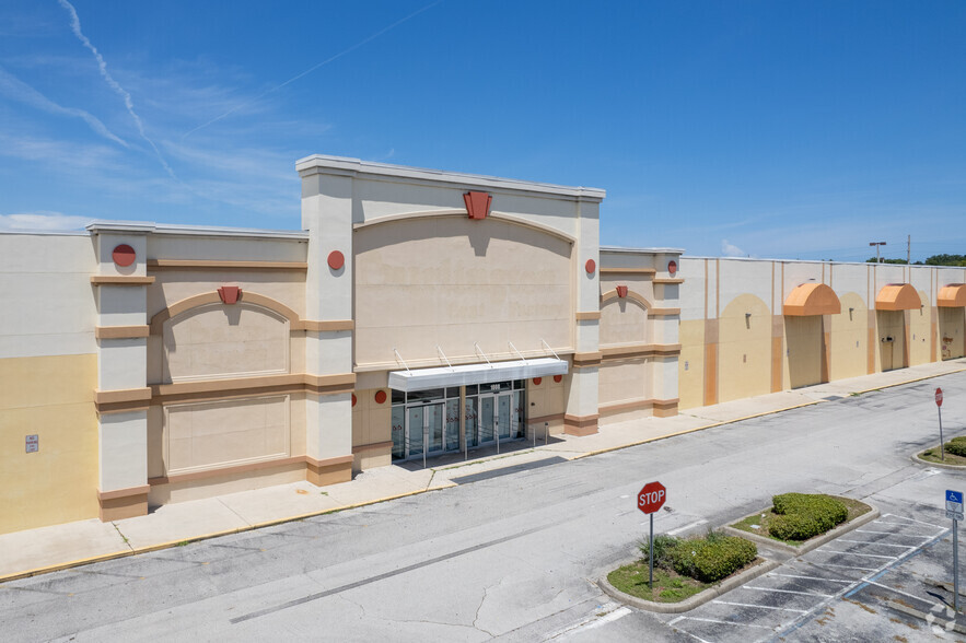 1002 W International Speedway Blvd, Daytona Beach, FL à vendre - Photo du bâtiment - Image 1 de 1