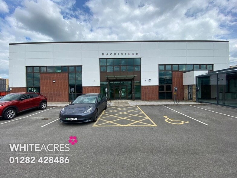 Waterford St, Nelson à vendre - Photo du bâtiment - Image 3 de 10