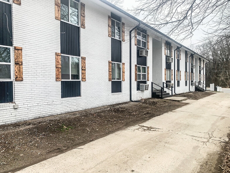 1105 Alamance Church Rd, Greensboro, NC à vendre - Photo du bâtiment - Image 3 de 4