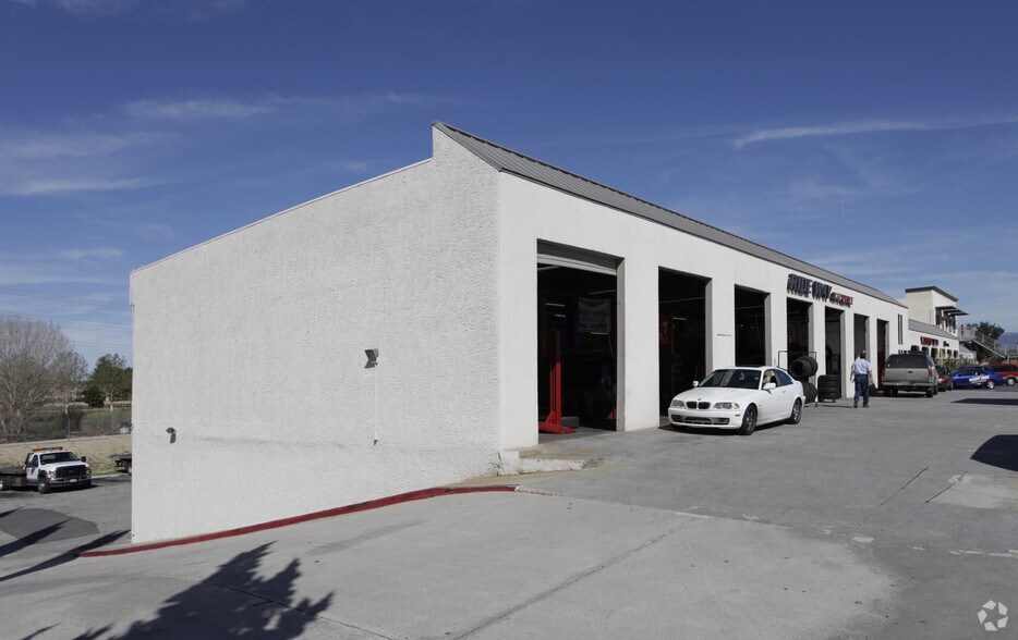 25805-25865 San Fernando Rd, Santa Clarita, CA à louer - Photo du bâtiment - Image 2 de 6