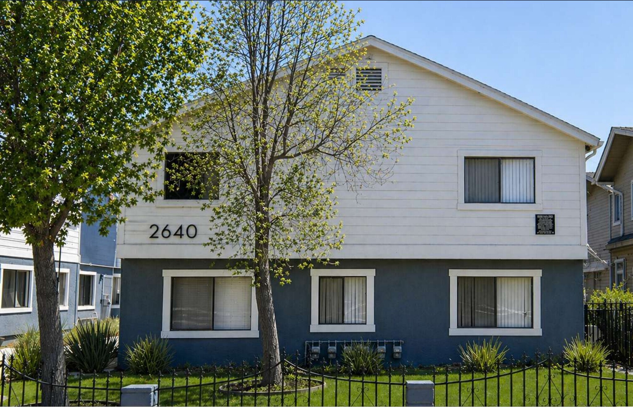 2640 Dalton Ave, Los Angeles, CA à vendre Photo du bâtiment- Image 1 de 11