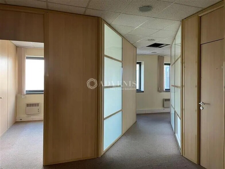 Bureau dans Montigny-le-Bretonneux à vendre - Photo intérieure - Image 3 de 7