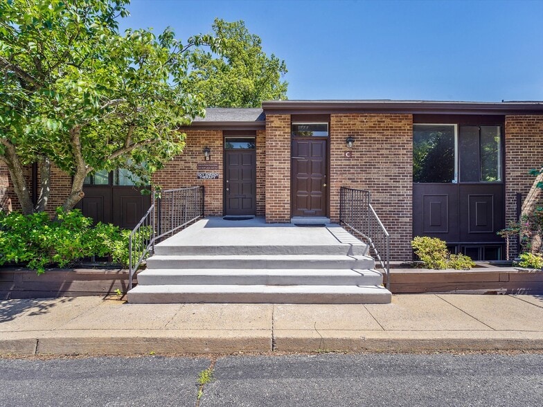 311 Maple Ave W, Vienna, VA for lease - Building Photo - Image 2 of 46