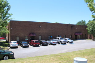 2740 Faith Industrial Dr, Buford GA - Entrepôt