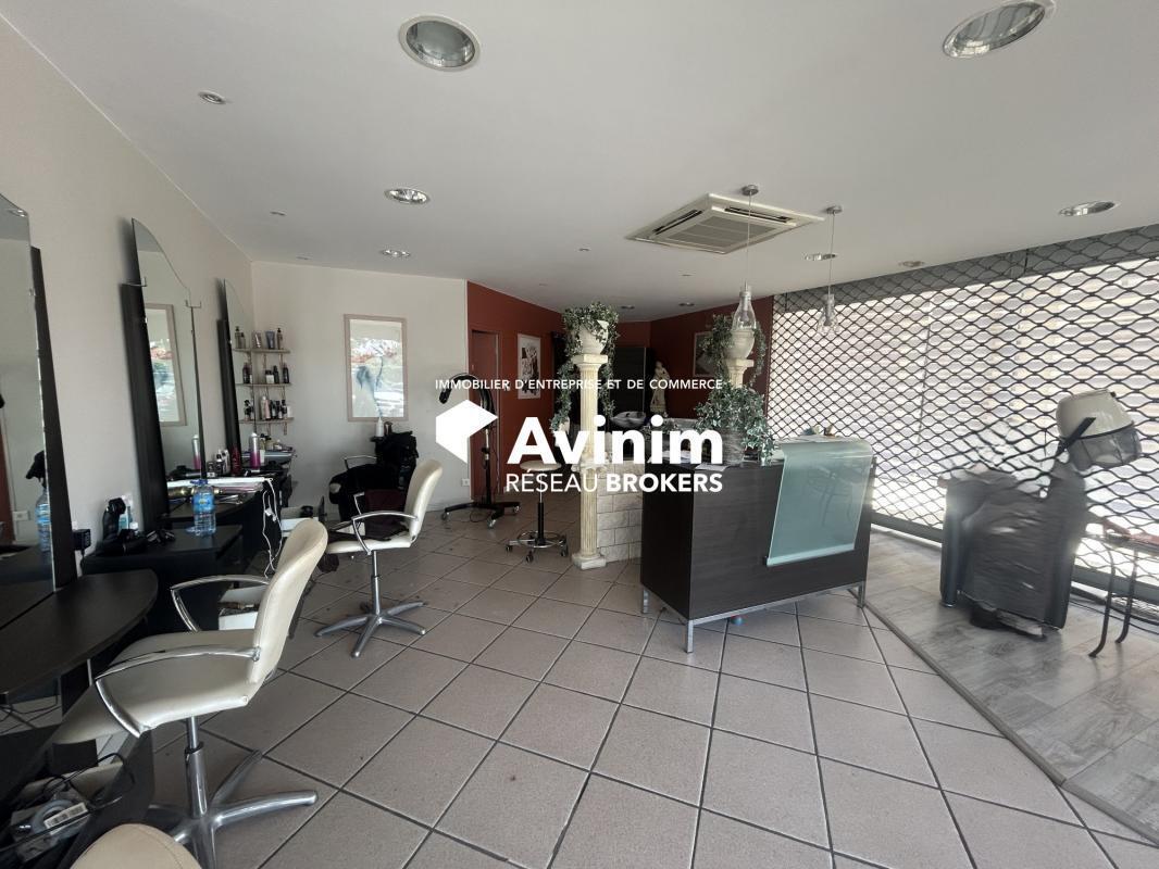 Retail in La Salvetat Saint Gilles for sale Interior Photo- Image 1 of 5