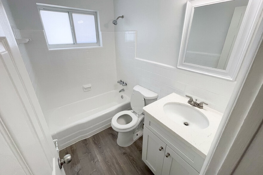 5901-5911 NE 18th Ave, Fort Lauderdale, FL à vendre - Photo intérieure - Image 3 de 20