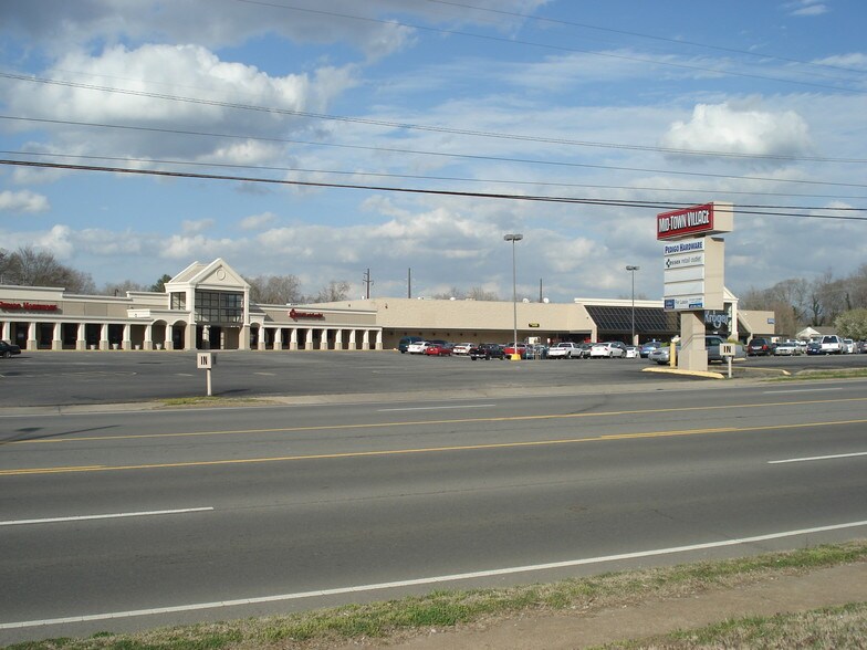 1487 Madison St, Clarksville, TN à louer - Photo du bâtiment - Image 2 de 3