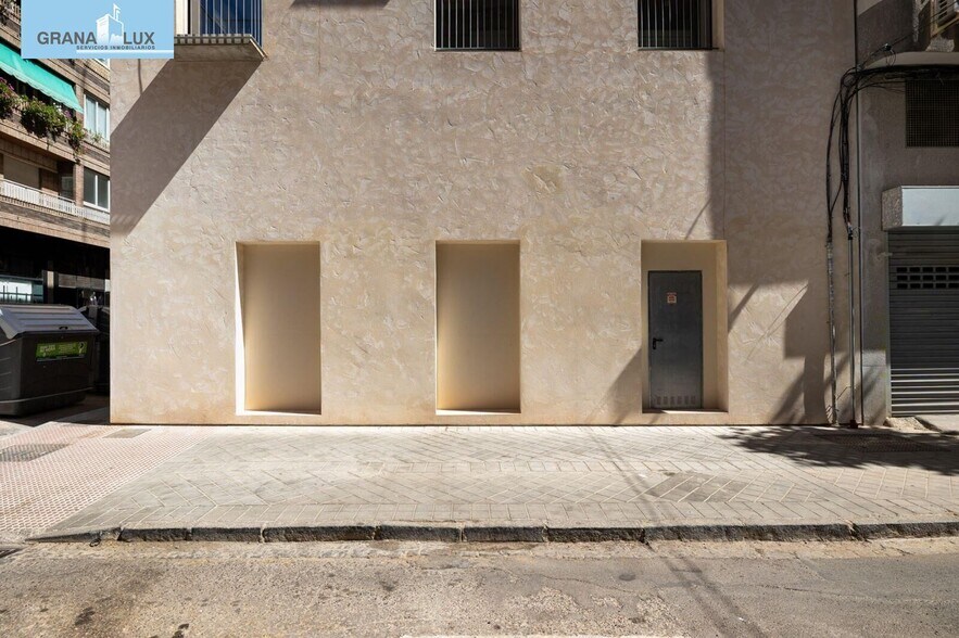 Calle Azhuma, 38, Granada, Granada for sale - Building Photo - Image 1 of 11