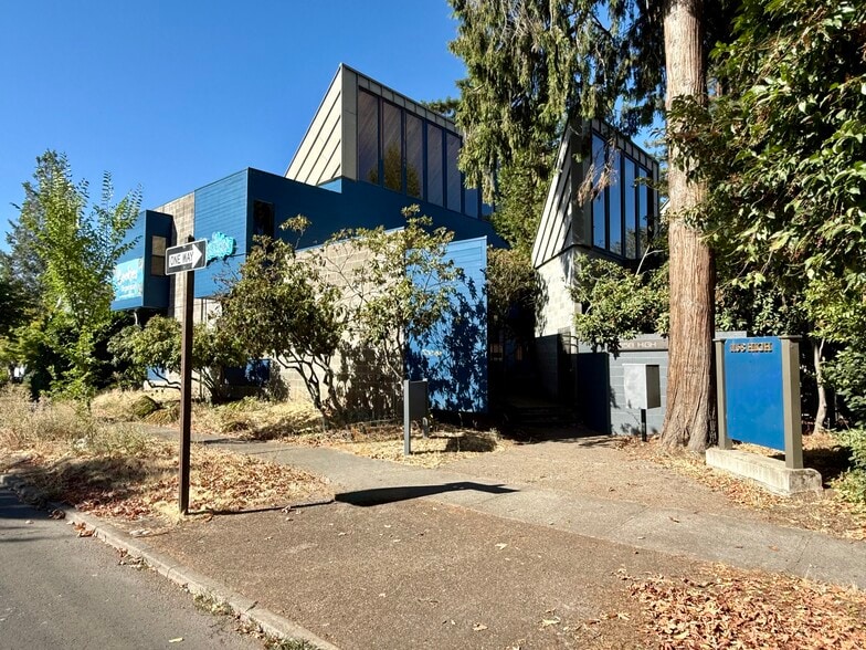 1158 High St, Eugene, OR for lease - Building Photo - Image 2 of 14