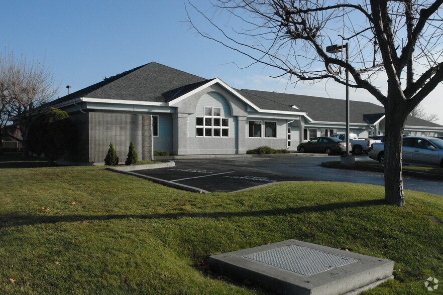 660 Swift Blvd, Richland, WA à vendre - Photo du bâtiment - Image 2 de 2