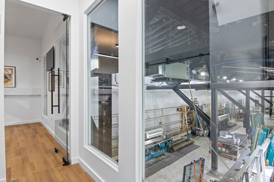 390 Moffitt Blvd, Islip, NY for sale - Building Photo - Image 2 of 22