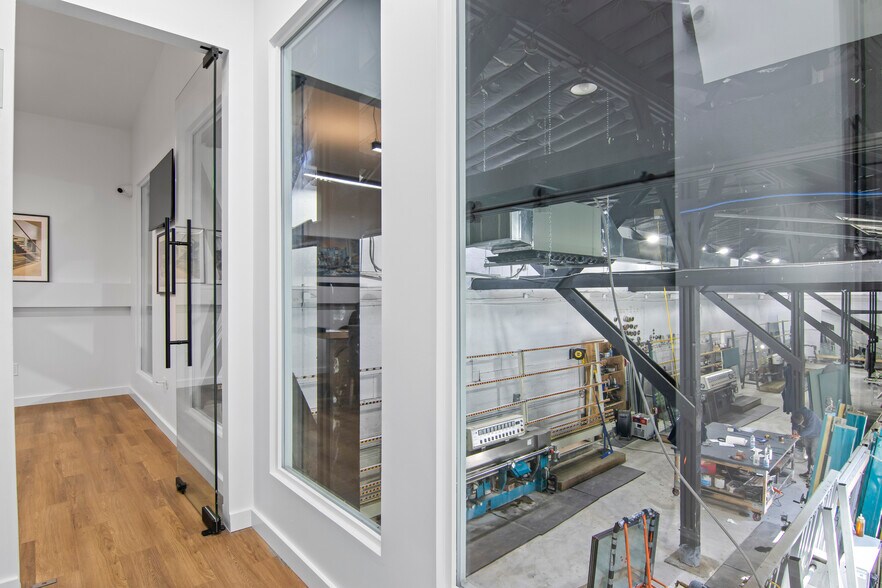 390 Moffitt Blvd, Islip, NY à vendre - Photo du bâtiment - Image 2 de 22