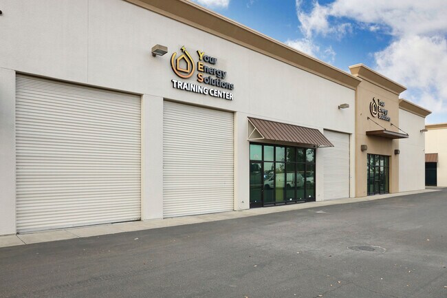 Plus de détails pour 600-626 Commerce Ct, Manteca, CA - Industriel à vendre